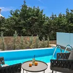 Lagoon Luxury Suites